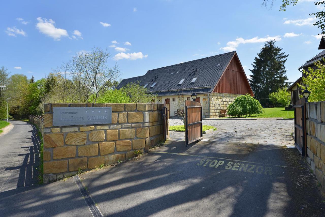 Hotel Rezidence Pihel à Nový Bor Extérieur photo