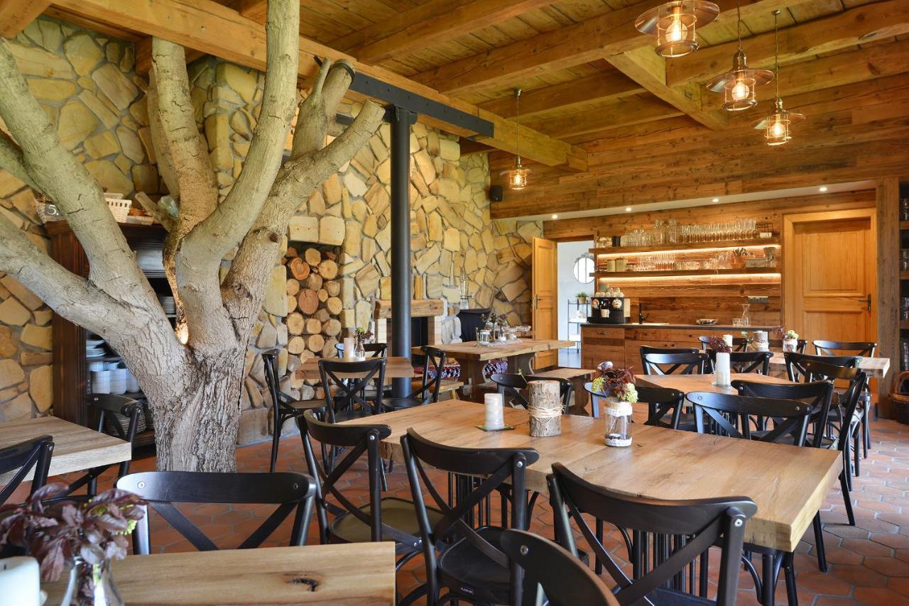 Hotel Rezidence Pihel à Nový Bor Extérieur photo