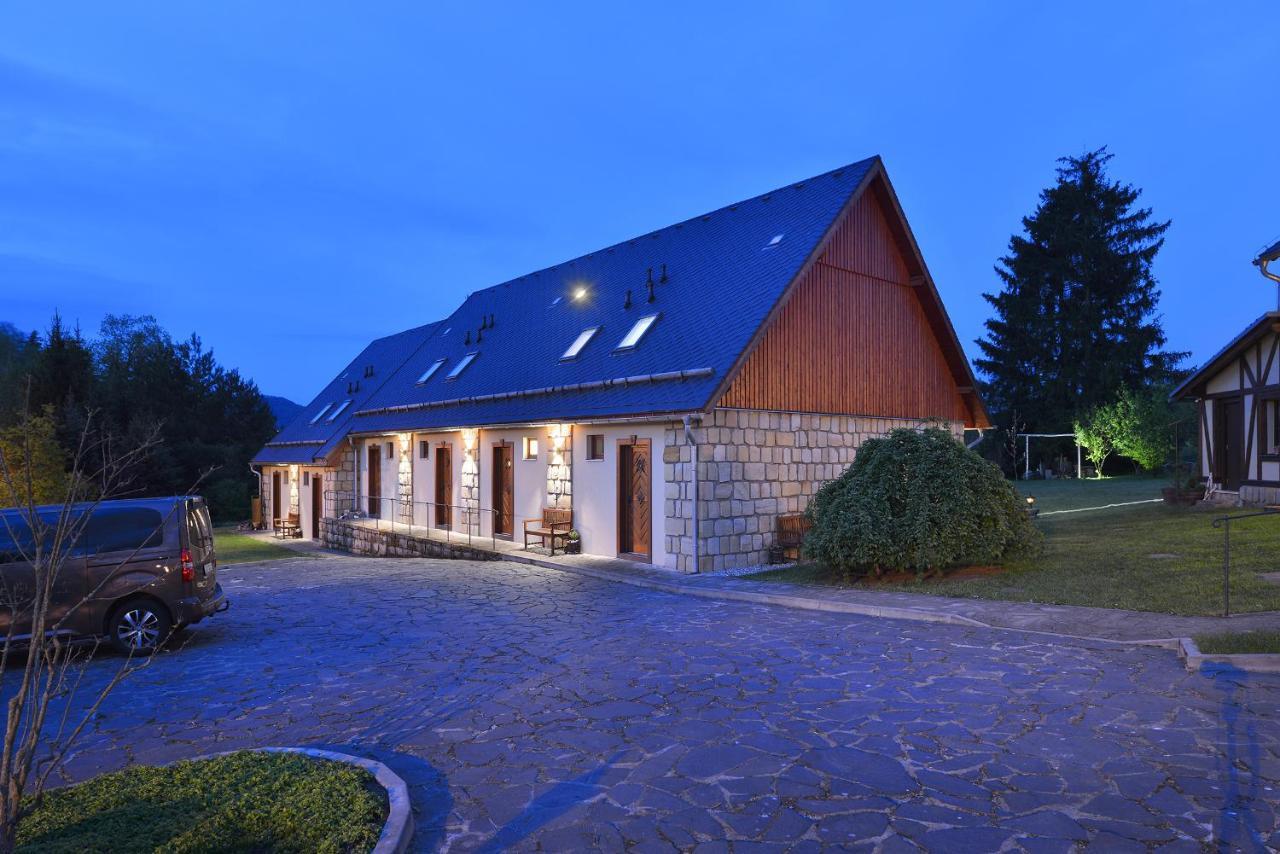 Hotel Rezidence Pihel à Nový Bor Extérieur photo